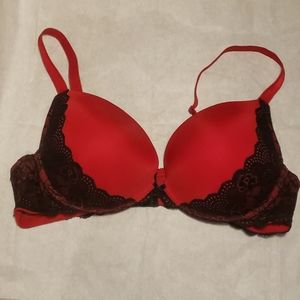 Gorgeous Lace Trimmed Torrid Push-up Plunge Bra